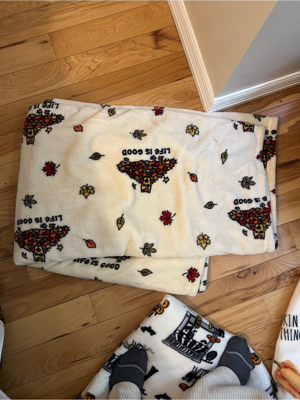 Life Is Good Cream Fleece Blanket - Autumn Leaf Print